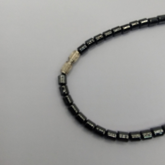 Hematite necklace Mother of pearl carved claw pendant - Picture 11 of 11